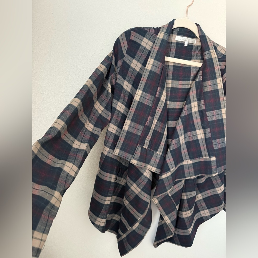 Lovers + Friends Days Like These Plaid Flannel Jacket in Navy Medium Open Front - Picture 3 of 8